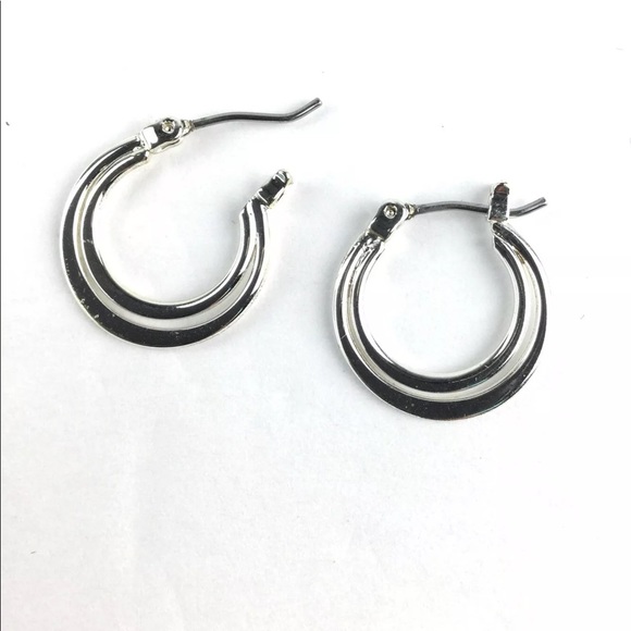 NEW LRL Womens Silver Tone Small Hoop Earrings - Picture 3 of 4